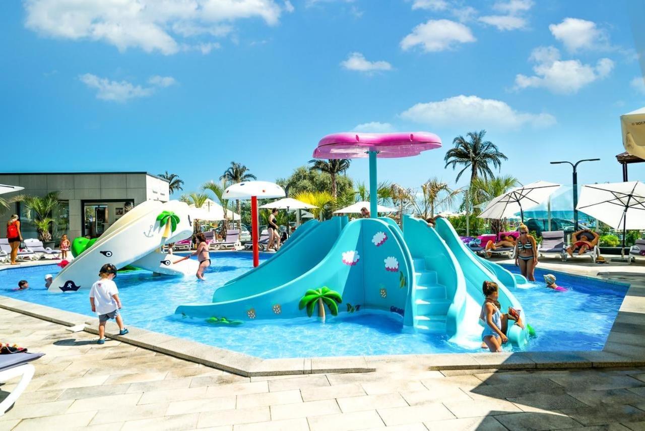 Isabelle Apartament Alezzi Beach Resort Mamaia Nord Нэводари Экстерьер фото